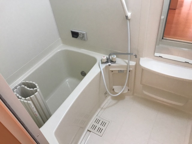 ネオ・クレストⅢの浴室|バス