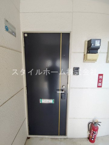 カーサ・スペリオの玄関|別部屋写真です。