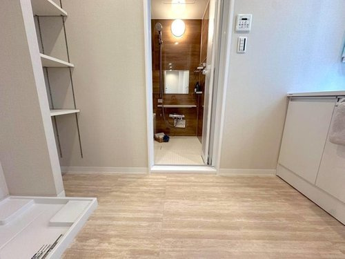 コスモ志木ホワイトコートの脱衣所|洗面室