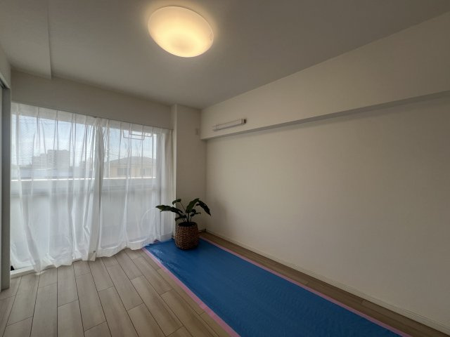 駅２分のペット可。なんで！？【レゾンロイヤル相模大塚】の洋室|スタンダードな洋室です