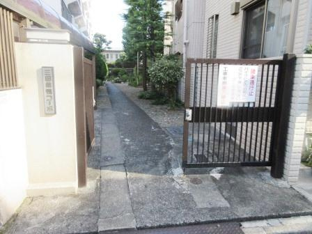 三田巣鴨コーポのエントランス