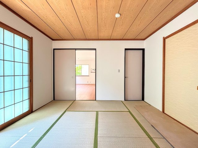 泉区領家1　中古戸建ての和室|◆子どものスタディ空間として、あるいは書斎やホビールームとして生活スタイルに合わせて使えるプライベートルーム。居心地のいい落ち着いたインテリアが似合います。