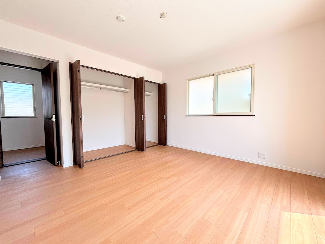 泉区領家1　中古戸建ての洋室|◆子育て世代のスタッフもいますので、お客様目線での物件選び、ご提案が可能です。お問い合わせいただきました物件以外も多数ご紹介させていただきます。