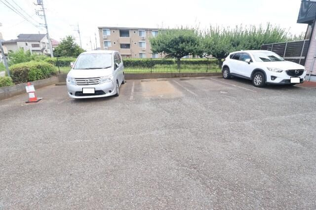 カサベルデ上北台の駐車場