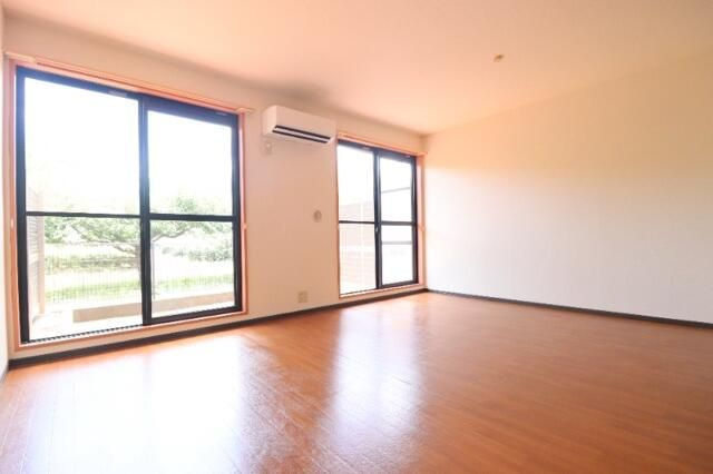 カサベルデ上北台の居間・リビング