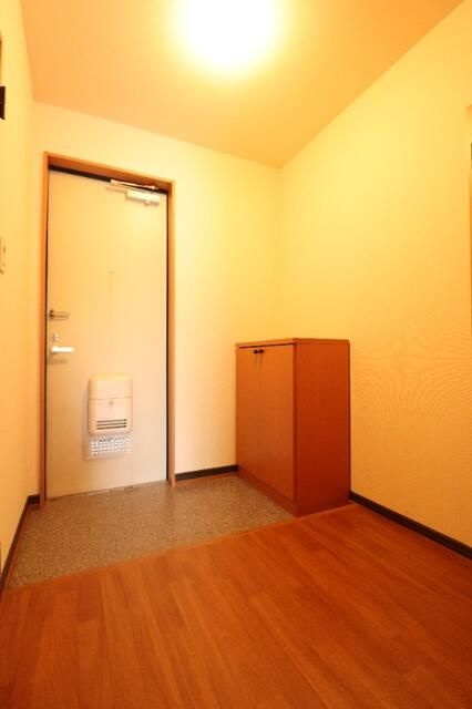 カサベルデ上北台の玄関