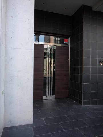 コンフォリア春日富坂のエントランス