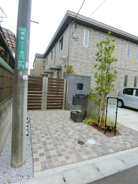 Revision国分寺のエントランス