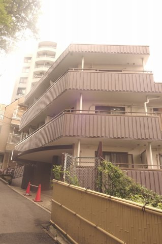 アルファウエストの外観