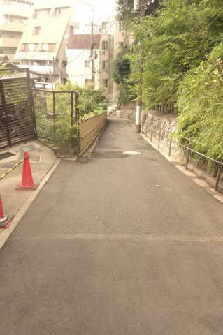 アルファウエストの周辺