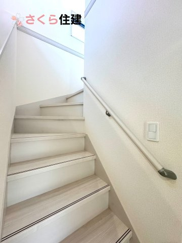 第1小山城西　１号棟のその他共用部分|あると便利！手すり！！階段を昇り降りの際転落防止にもなります。