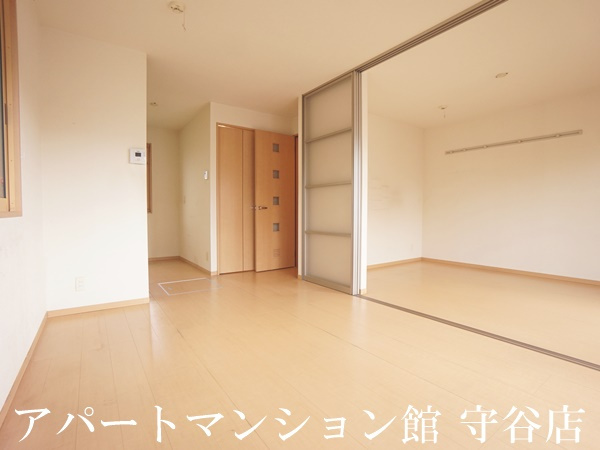 T-Roomの居間・リビング