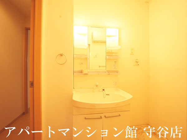 T-Roomの独立洗面台