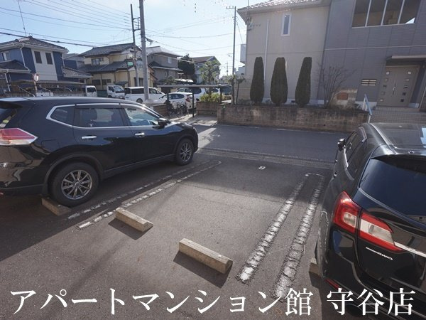 ケインヒルハイムの駐車場