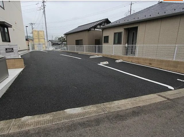 Sereno MORIYAⅡの駐車場