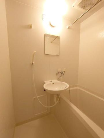 レオパレスエターナルⅠの浴室