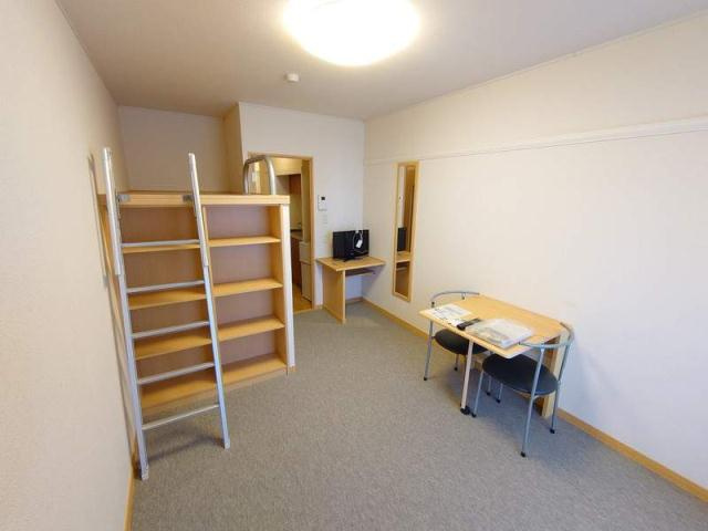 レオパレスエターナルⅠの居間・リビング