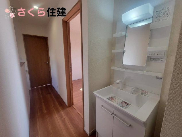 いろどりアイタウン那須塩原市西幸町23-P1　1号棟の独立洗面台|2階にも独立洗面台があるので、朝の身支度などに重宝します◎