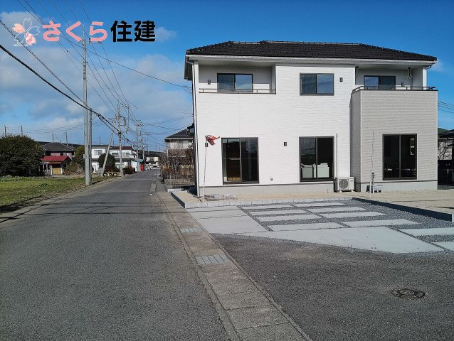 いろどりアイタウン那須塩原市西幸町23-P1　1号棟の前面道路含む現地写真|三方道路で日当たり良好です◎