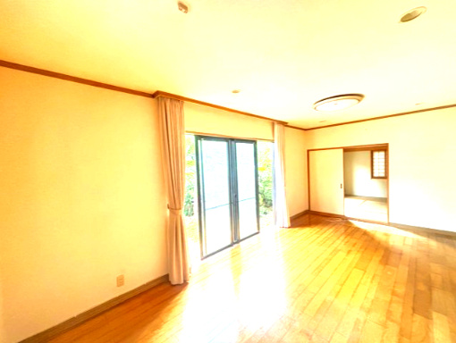 岩出市西安上　中古戸建の居間・リビング
