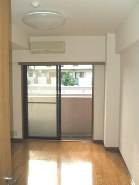 シンシア学芸大学セカンドステージの居間・リビング