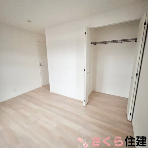 大田原市浅香第9　1号棟の洋室|各部屋収納完備となっております。