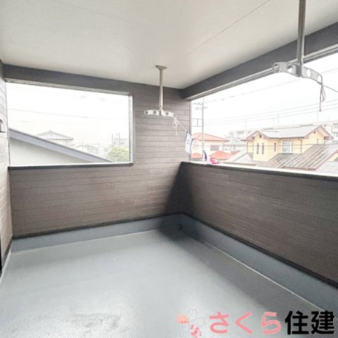 大田原市浅香第9　1号棟のバルコニー|ルーフバルコニーで急な雨も安心です。