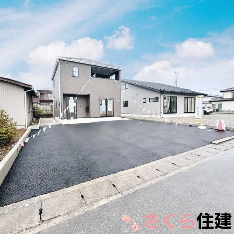 大田原市浅香第9　1号棟の駐車場|前面道路6ｍなので、車のすれ違い時も安心です