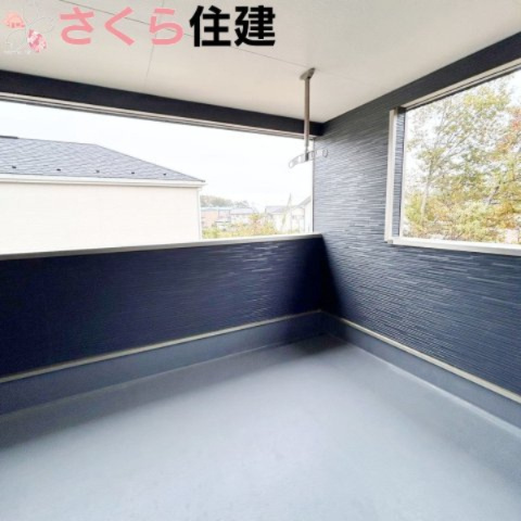 那須塩原市豊浦南町第4　2号棟のバルコニー|ルーフバルコニーで急な雨も安心です。