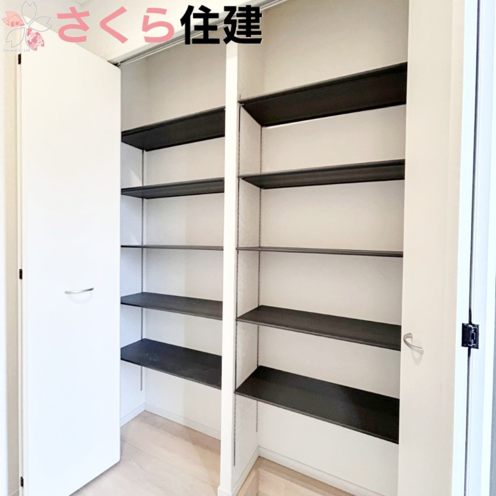 那須塩原市豊浦南町第4　2号棟の収納|玄関シューズBOXは大容量収納出来ます。