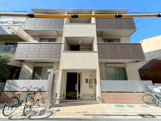 D-room 司の外観