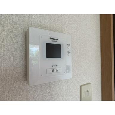 【セキュリティ】 | リヴェール南町 | モニター付きインターホンです　※参考写真です