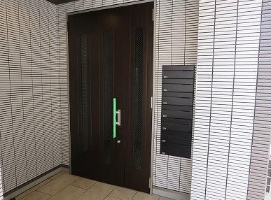 笹塚マンションのエントランス