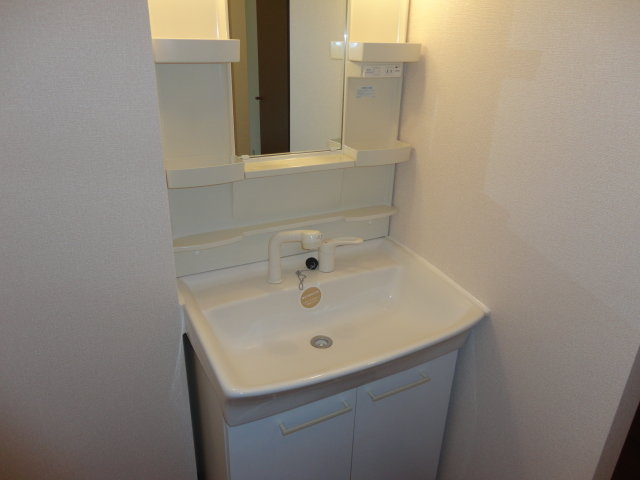 ラフィーネ結崎Ａの居間・リビング