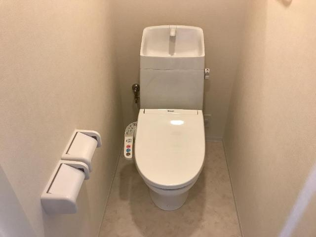 エピナールのトイレ|シャワー付トイレ