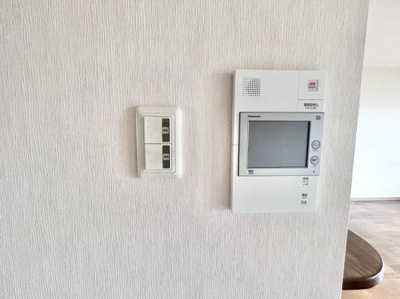 【内装】 | グラン・コート堺石津川公園 | モニター付きインターホンなので安心です！