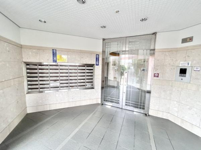 【エントランス】 | グラン・コート堺石津川公園 | オートロック等セキュリティも充実！！管理人さんも待機しております♪