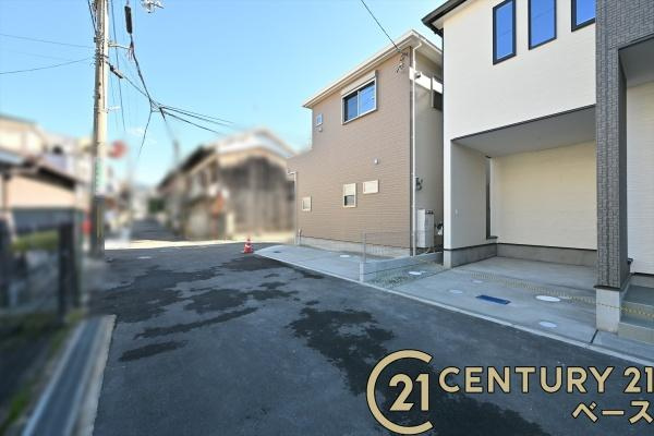 ファーストタウン川原城町　１号棟 ／新築一戸建の前面道路含む現地写真|■現地撮影写真■前面道路約４ｍ以上で車の出し入れも楽々！