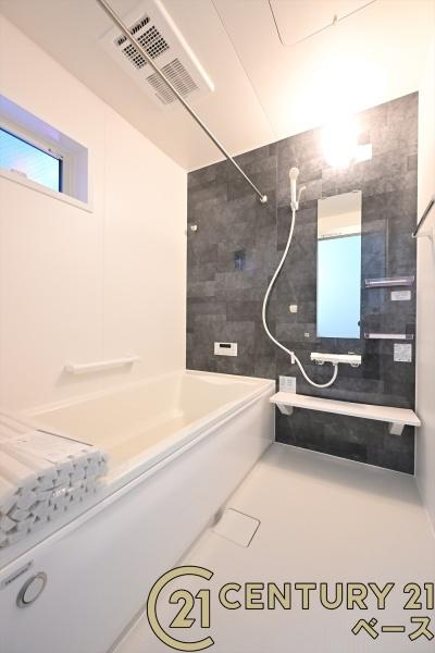 ファーストタウン川原城町　１号棟 ／新築一戸建の浴室|■現地撮影写真■ゆったりしたサイズの浴室！足を伸ばしての入浴は疲れも癒してくれます！