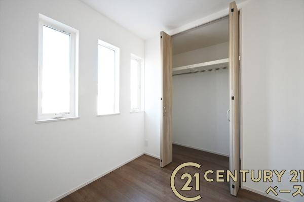 ファーストタウン川原城町　１号棟 ／新築一戸建の収納|■現地撮影写真■冬物のコートや季節のものなどたくさんしまえる広さ！