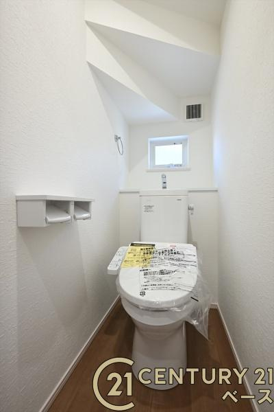 ファーストタウン川原城町　２号棟 ／新築一戸建のトイレ|■現地撮影写真■フチなし＆トルネード洗浄でお掃除も楽らく！ウォシュレット付きです！