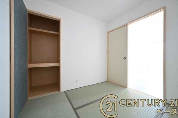 ファーストタウン川原城町　２号棟 ／新築一戸建の内観：施工例|■冬物のコートや季節のものなどたくさんしまえる広さ！■