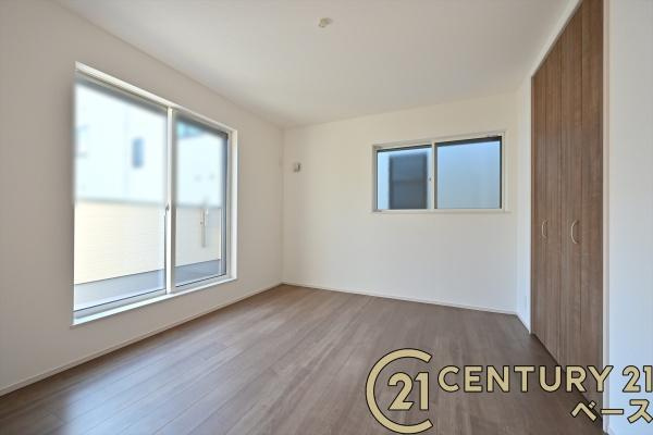 ファーストタウン川原城町　２号棟 ／新築一戸建の内観：施工例|■三面鏡タイプのミラーキャビネット！収納スペースも豊富です！