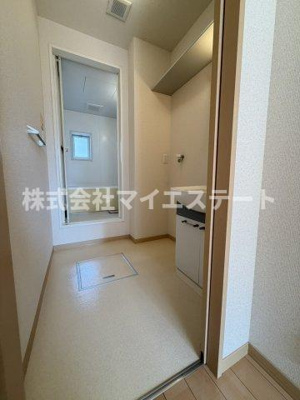 【独立洗面台】 | サウザンドタウン　C | 別部屋写真