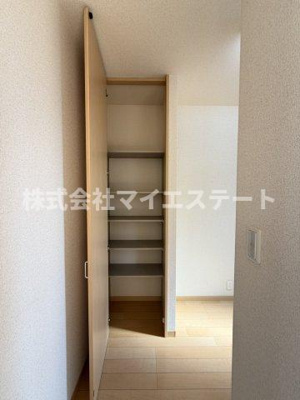 【居間・リビング】 | サウザンドタウン　C | 別部屋写真