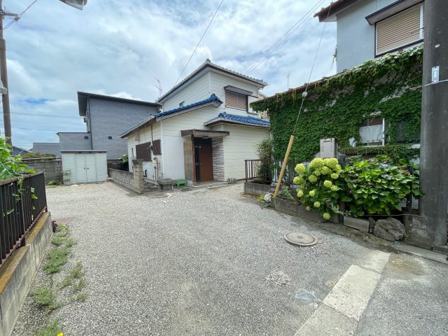 藤岡市藤岡　中古250の前面道路含む現地写真