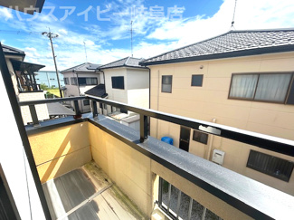 【バルコニー】 | 揖斐郡大野町中古住宅699万円！お車スペース2台可能！一部リフォーム済みの4LDK！ | 揖斐郡大野町中古住宅699万円！お車スペース2台可能！一部リフォーム済みの4LDK！