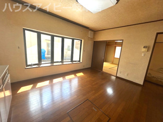 【居間・リビング】 | 揖斐郡大野町中古住宅699万円！お車スペース2台可能！一部リフォーム済みの4LDK！ | 揖斐郡大野町中古住宅699万円！お車スペース2台可能！一部リフォーム済みの4LDK！