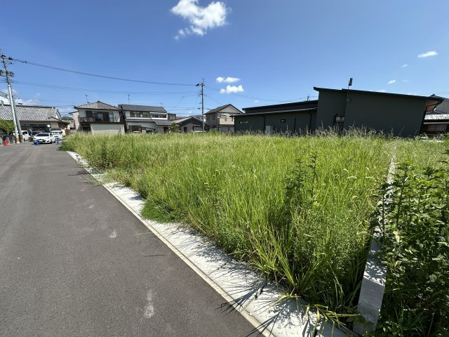 【前面道路含む現地写真】 | 甲斐元町 分譲地（建築条件なし）