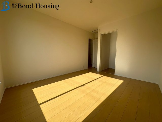 「LDK19.7帖」「並列2台駐車可」神陵台9丁目 全2棟2号棟の洋室